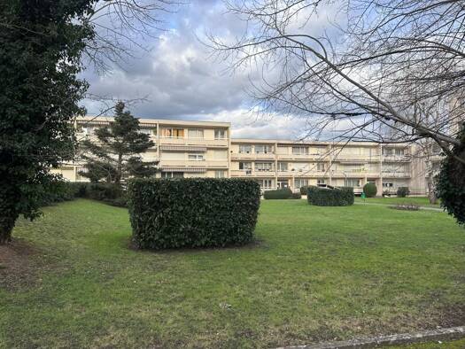 Appartement à vendre 159 900 € 3 pièces 2 chambres 64,2 m² 3ème étage Aguado Évry-Courcouronnes 91000