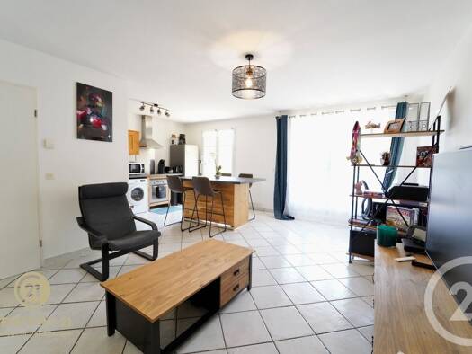 Appartement à vendre 295 000 € 3 pièces 2 chambres 70,25 m² RDC Magny-le-Hongre 77700
