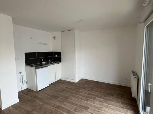 Appartement à louer 495 € 1 pièce 33,6 m² RDC Poitiers Ouest-Demi Lune-République-Bel Air Poitiers 86000
