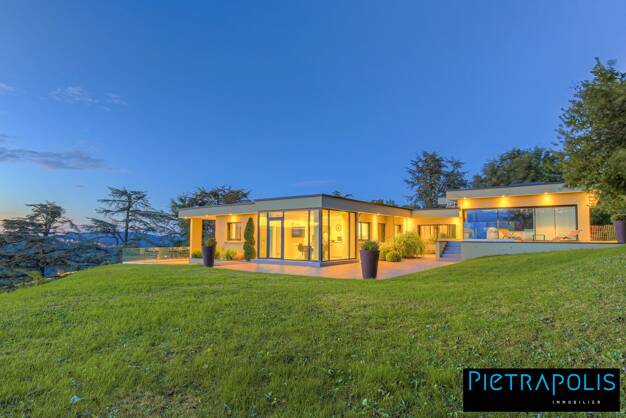 Villa à vendre 1 690 000 € 8 pièces 4 chambres 436,9 m² 11 875 m² de terrain Les-Collines Vienne 38200