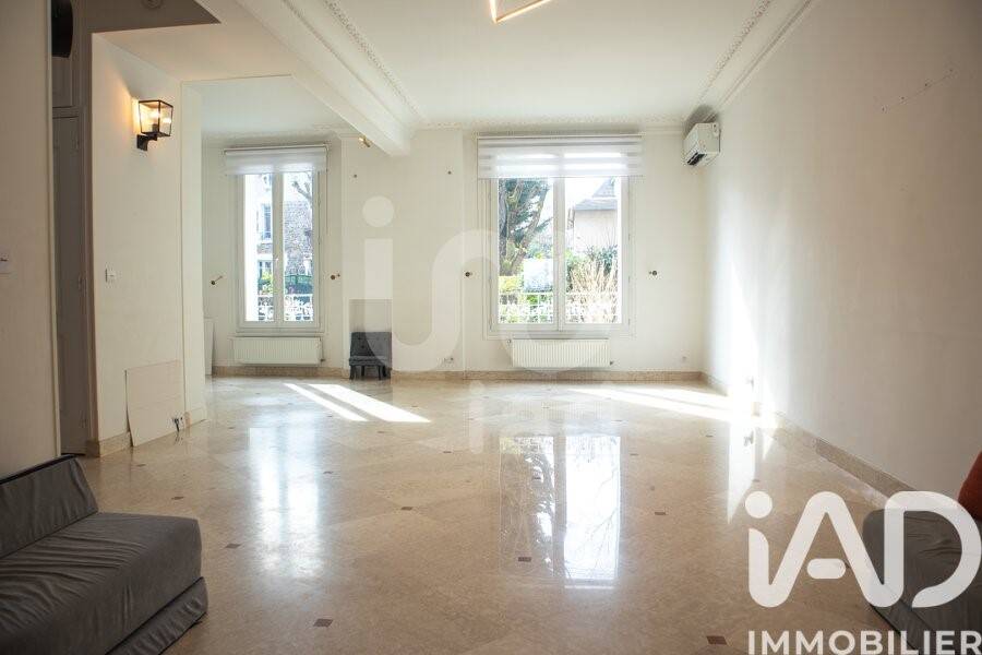 Maison à vendre, 164m², SAINT MAUR DES FOSSES