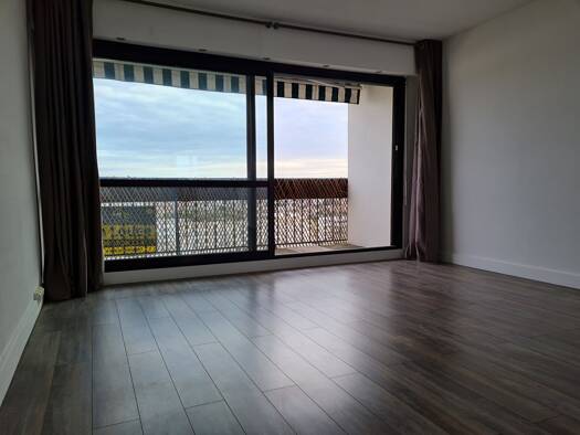 Appartement à louer 1 000 € 4 pièces 3 chambres 87 m² Étage 9/9 Mireuil La Rochelle 17000