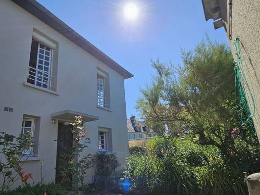 Maison de ville à vendre 330 000 € 8 pièces 6 chambres 152 m² 344 m² de terrain Arromanches-les-Bains 14117