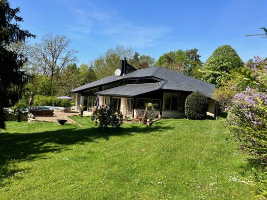 Maison à vendre 1 490 000 € 8 pièces 4 chambres 239 m² 3 647 m² de terrain Bazoches-sur-Guyonne 78490