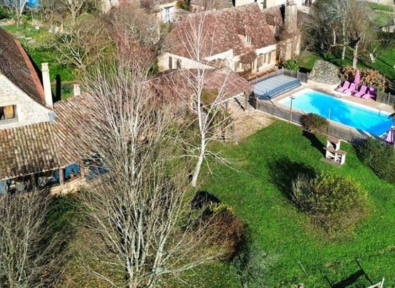 Maison à vendre 657 000 € 12 pièces 8<br/>chambres 319 m²<br/>superficie 65 182 m²<br/>terrain Calès 24150