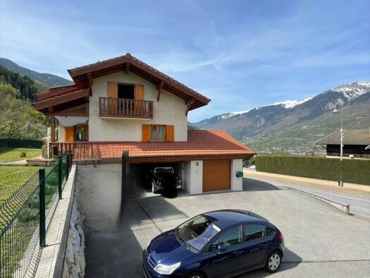 Maison à vendre 670 000 € 6 pièces 3 chambres 148 m² 874 m² de terrain La Plagne Tarentaise 73210