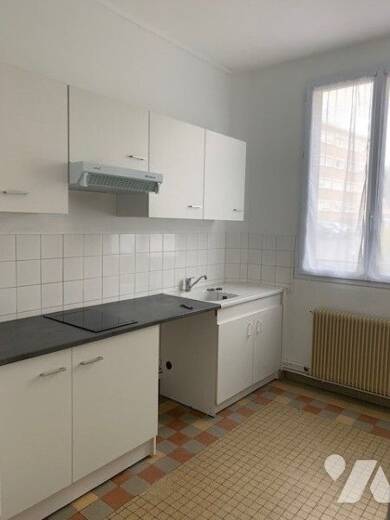 Appartement à louer 570 € 2 pièces 1 chambre 46 m² RDC Compiegne 60200