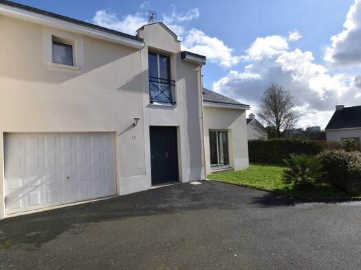 Maison à louer 1 645 € 6 pièces 4 chambres 130 m² 433 m² de terrain Nantes 44300