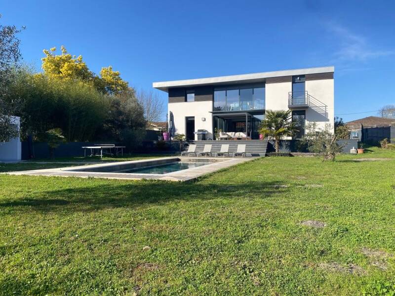 Maison à vendre, 186m², LEOGNAN