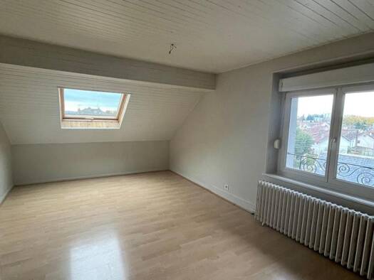 Appartement à louer 615 € 3 pièces 2 chambres 63 m² Étage 3/3 Prairie-Grands Jardins Montbéliard 25200