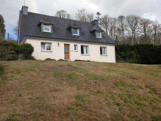 Maison à vendre 301 600 € 6 pièces 4 chambres 178 m² 32 881 m² de terrain Kernascléden 56540