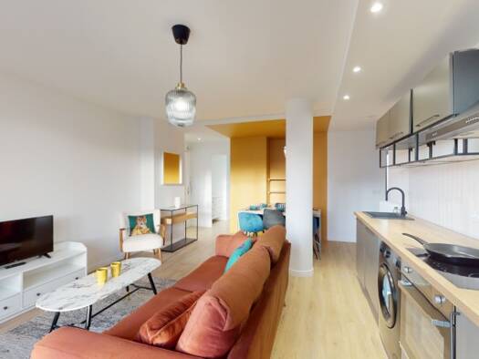 Colocation à louer 450 € 5 pièces 4 chambres 77 m² 5ème étage Saint Lazare Marseille 3ème arrondissement 13003