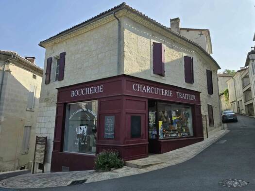 Immeuble à vendre 253 000 € 156 m² Aubeterre-sur-Dronne 16390