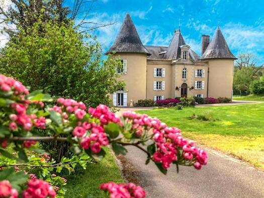 Château à vendre 1 680 000 € 15 pièces 11 chambres 671 m² 22 700 m² de terrain Saint-Hilaire-Bonneval 87260