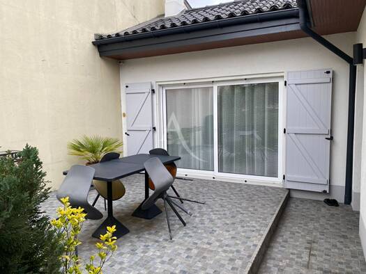 Maison de plain-pied à vendre 315 000 € 3 pièces 2 chambres 79 m² 216 m² de terrain Bienvenue Rigaud Le Bourget 93350