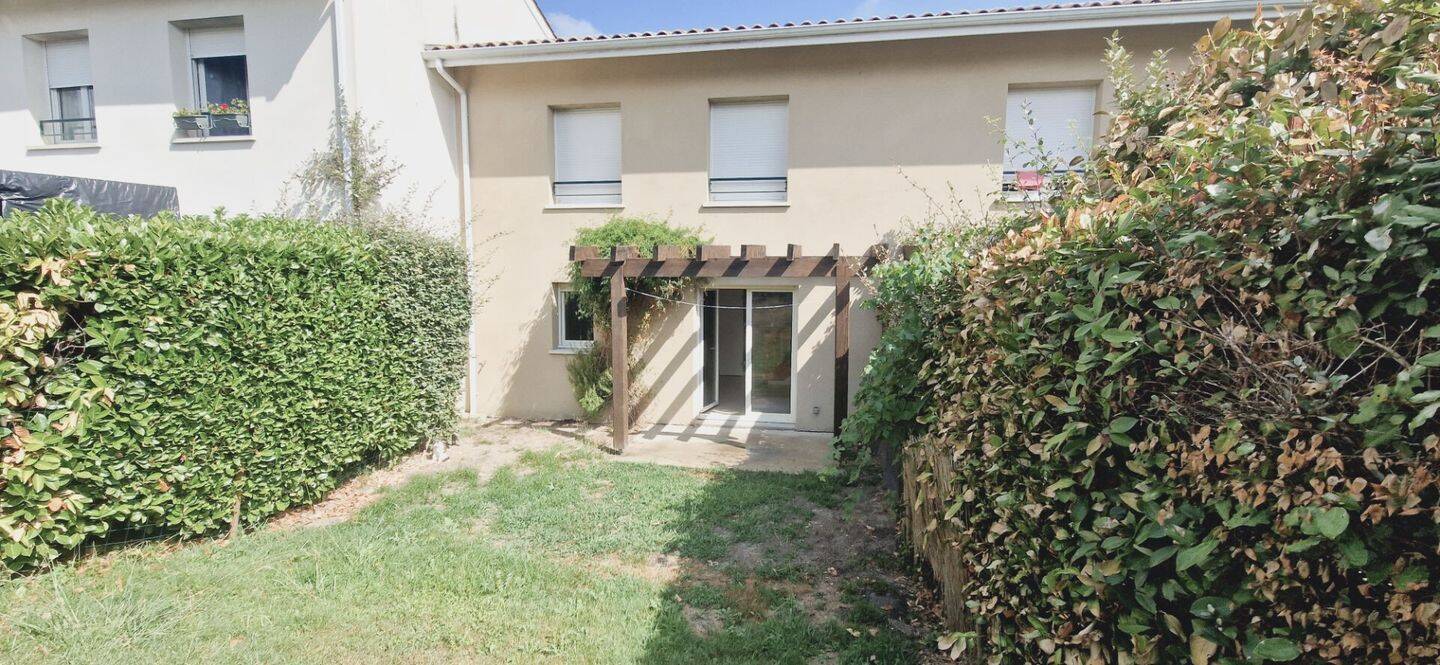 Maison à vendre, 83m², SAINT YZAN DE SOUDIAC
