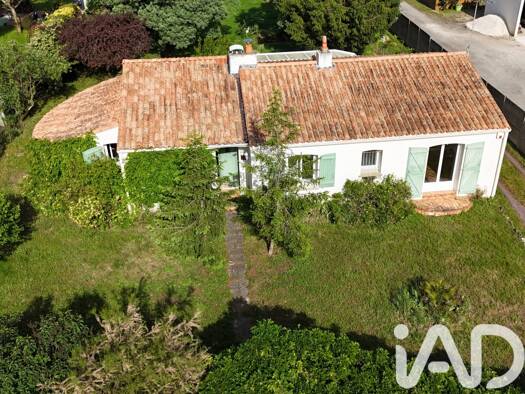 Maison de plain-pied à vendre 348 500 € 5 pièces 3 chambres 124,49 m² 2 849 m² de terrain Chaumes-en-Retz 44320