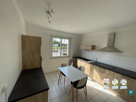 Appartement à louer 750 € 2 pièces 1 chambre 60 m² RDC Les Perouses-Triangle d'Activité Ambérieu-en-Bugey 01500