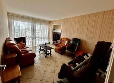 Appartement à vendre 117 000 € 4 pièces 3 chambres 80 m² Dernier étage, Étage 10/10 Croix Blanche-Plein Ciel-Nord Est Le Mée-sur-Seine 77350