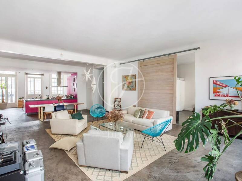 Maison à louer, 206m², PARIS 18E