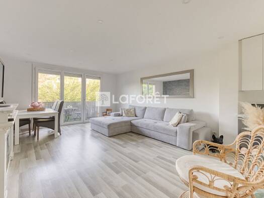 Appartement à vendre 239 700 € 3 pièces 2 chambres 57 m² Étage 1/2 Ozoir la Ferriere 77330