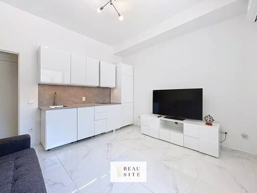 Appartement à vendre 225 000 € 2 pièces 1 chambre 32,02 m² RDC/7 Fleurs-Gambetta Nice 06000
