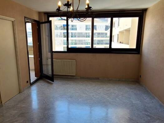 Appartement à louer 1 020 € 4 pièces 3 chambres 100 m² 4ème étage Centre Ville Perpignan 66000