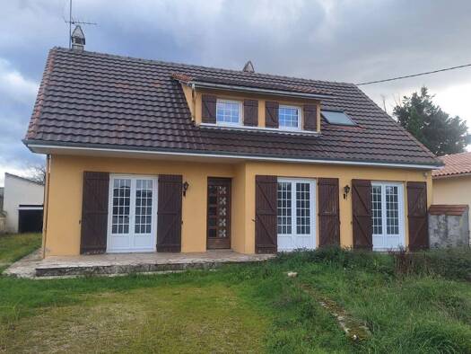 Maison à vendre 231 000 € 7 pièces 4 chambres 163 m² 1 310 m² de terrain Saint-Médard-de-Mussidan 24400