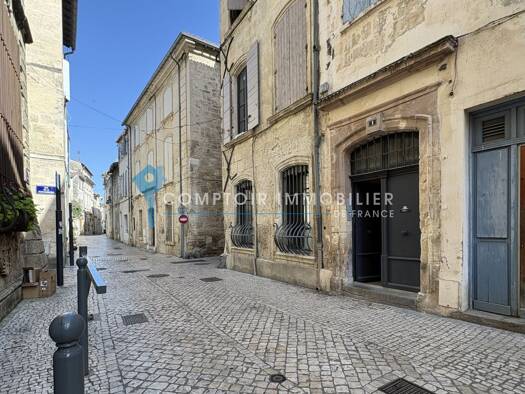 Immeuble à vendre 362 500 € 300 m² Tarascon 13150