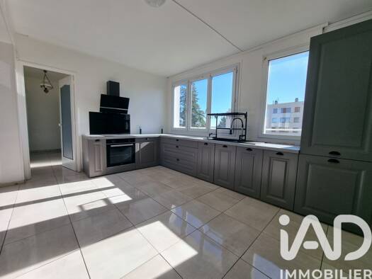 Appartement à vendre 55 000 € 4 pièces 3 chambres 66 m² Étage 4/4 Europe-Remicourt Saint-Quentin 02100