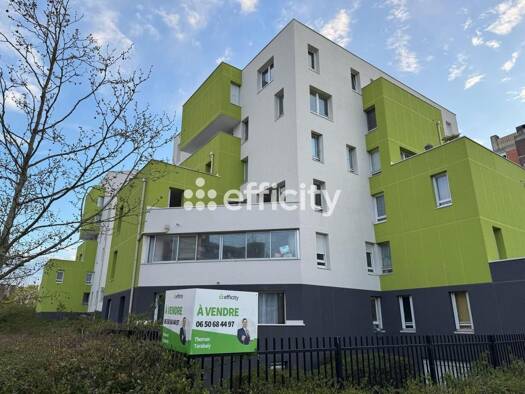 Appartement à vendre 174 500 € 3 pièces 2 chambres 83 m² RDC Pyramides Centre Évry-Courcouronnes 91000
