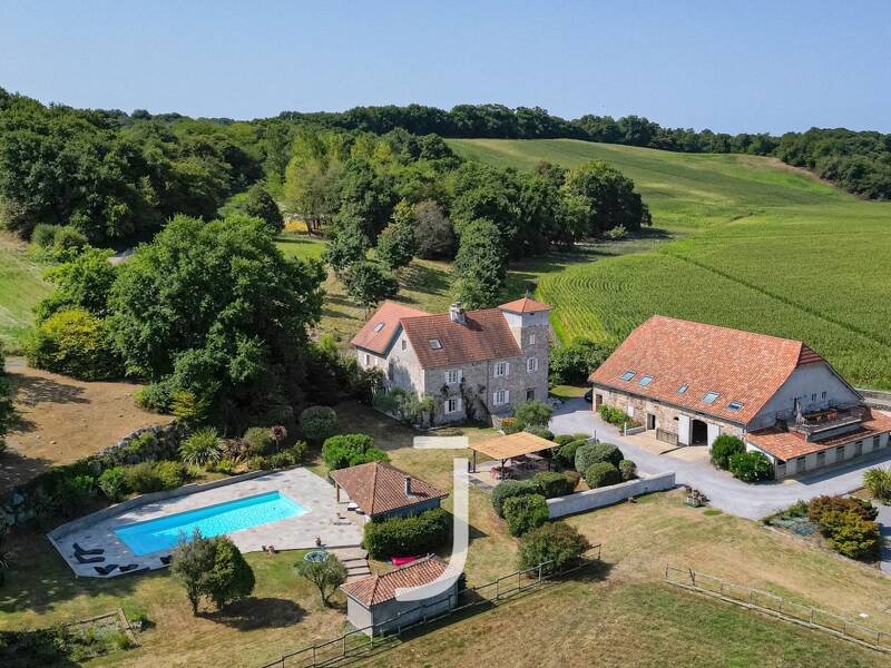 Maison à vendre, 561m², SAUVETERRE DE BEARN