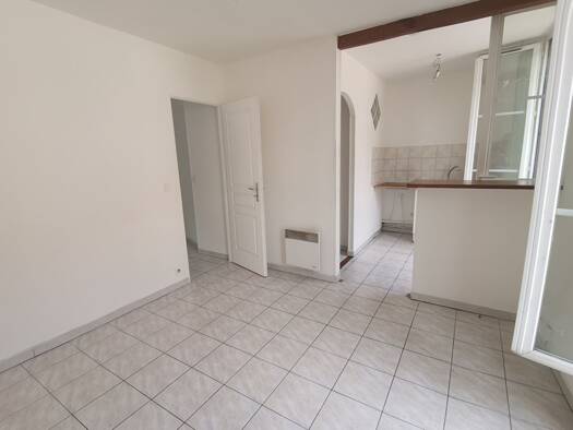 Appartement à louer 590 € 2 pièces 1 chambre 29 m² Étage 1/2 Chaumont-en-Vexin 60240