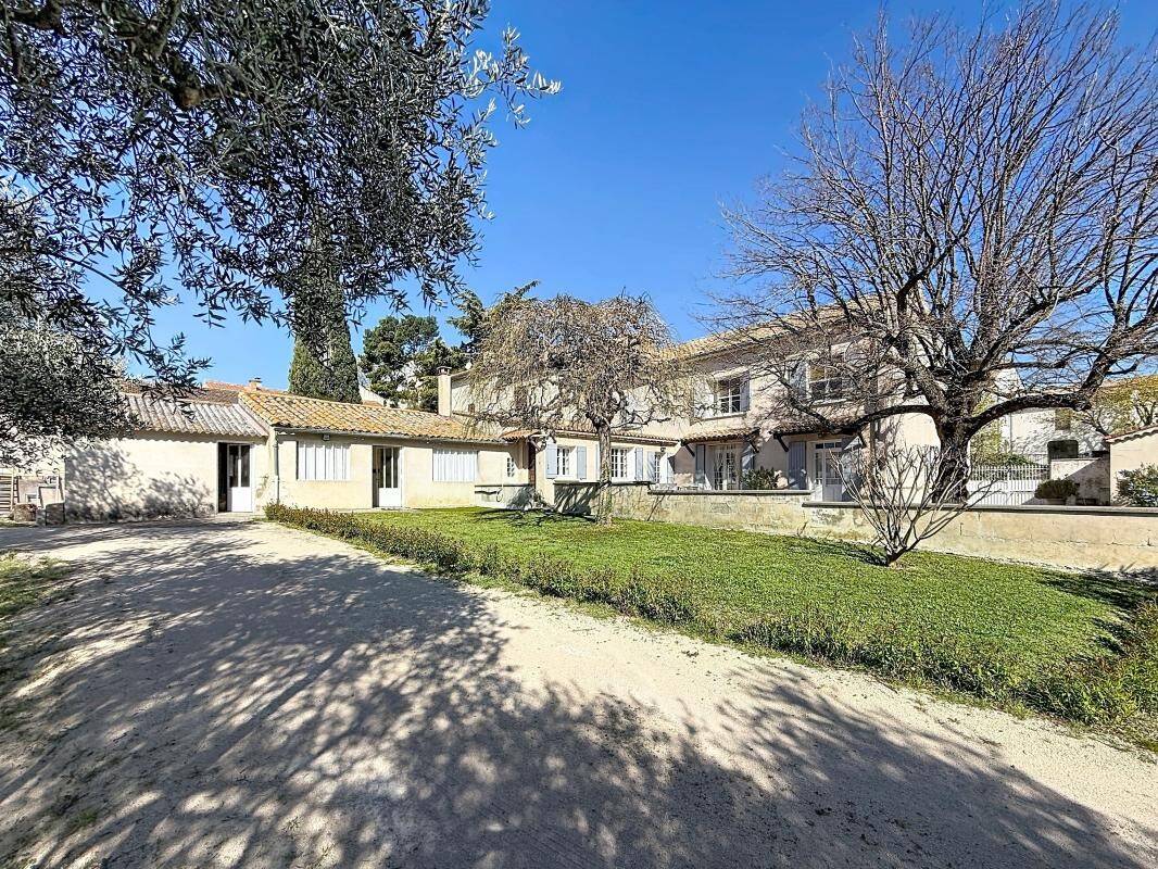 Maison à vendre, 208m², CHATEAUNEUF DE GADAGNE