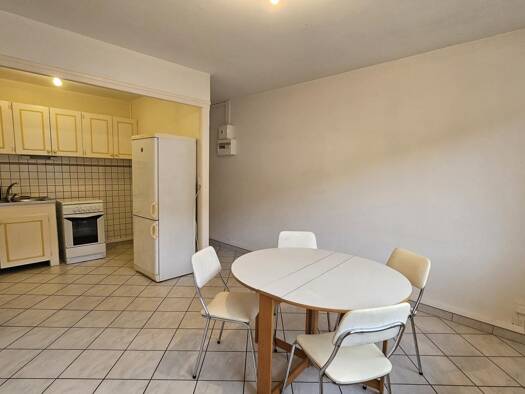 Appartement à louer 513 € 2 pièces 1 chambre 40 m² Étage 2/2 Allevard 38580