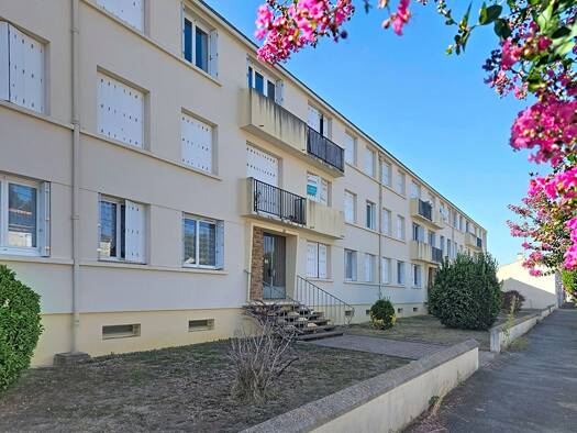 Appartement à vendre 107 200 € 3 pièces 2 chambres 69,75 m² RDC Centre Urbain Luçon 85400