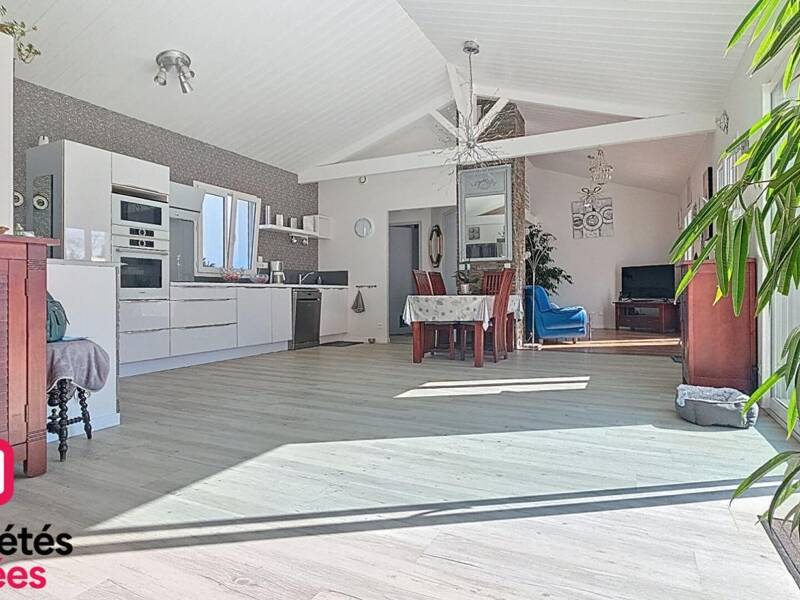 Maison à vendre, 0m², L'EGUILLE