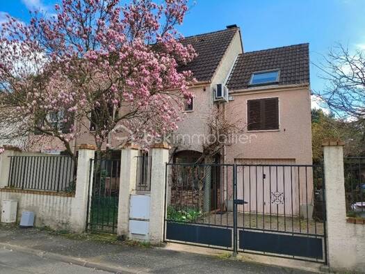 Maison à vendre 385 000 € 6 pièces 5 chambres 124 m² La Mare à la Veuve-La Remise à Jorelle Bondy 93140