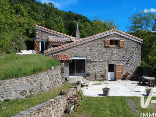 Maison à vendre 389 000 € 8 pièces 5 chambres 213 m² 17 902 m² de terrain Lamastre 07270