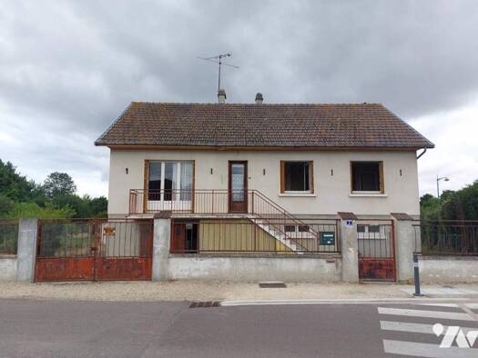 Maison à vendre 117 020 € 4 pièces 3 chambres 88 m² 730 m² de terrain Esclavolles Lurey 51260