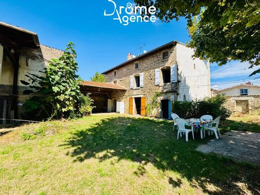 Maison à vendre 350 000 € 7 pièces 5 chambres 255,1 m² 658 m² de terrain Montélier 26120