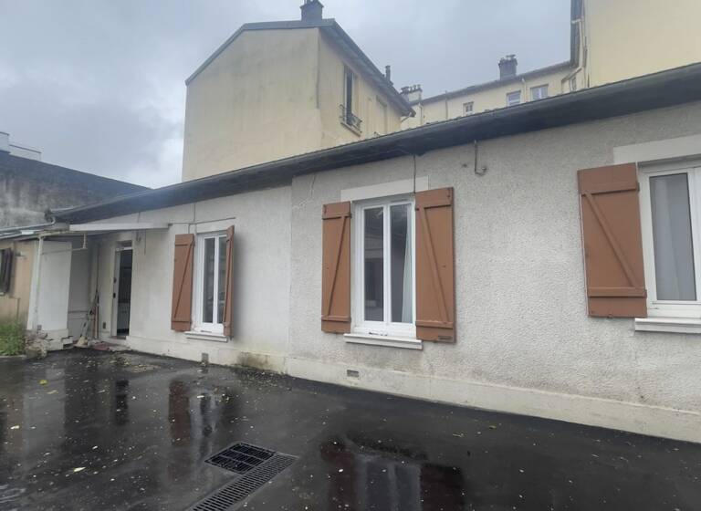 Maison de plain-pied à vendre 319 000 € 4 pièces 2<br/>chambres 53 m²<br/>superficie 97 m²<br/>terrain Notre Dame Versailles 78000