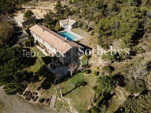 Maison à vendre 1 490 000 € 10 pièces 6 chambres 408 m² 108 800 m² de terrain Capucins-La Barbacane-La Trivalle-Bellevue Carcassonne 11000