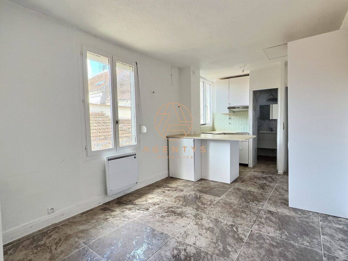 Maison à louer, 28m², SAINT MAUR DES FOSSES