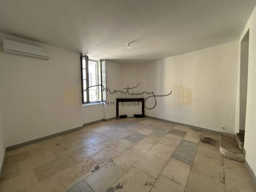 Appartement à louer 760 € 3 pièces 2 chambres 51,2 m² Étage 2/3 Nîmes 30000