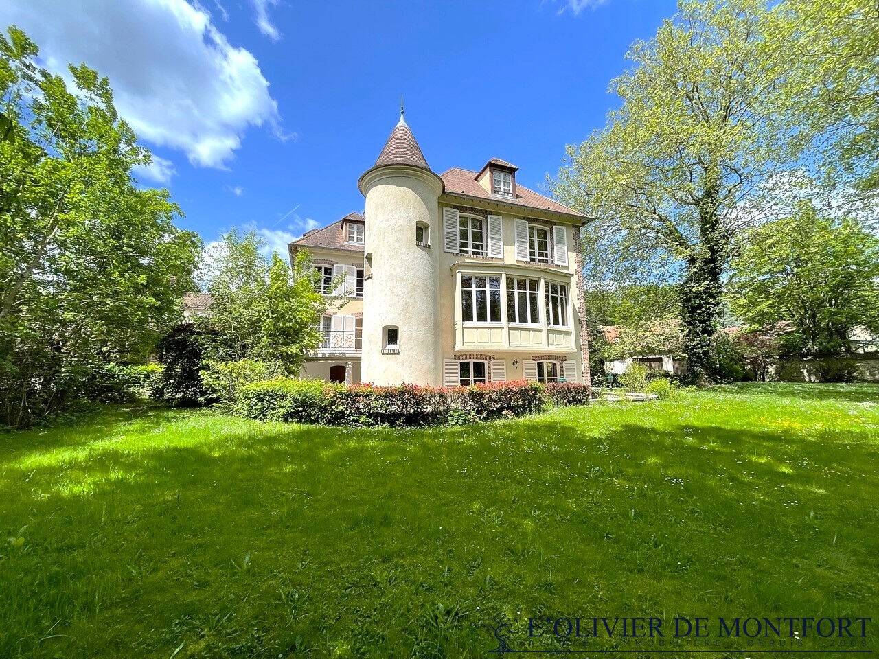 Maison à vendre, 635m², POIGNY LA FORET