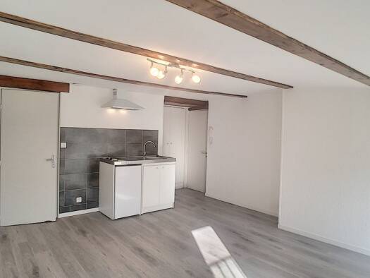 Appartement à louer 305 € 1 pièce 25 m² Étage 2/1 Zone d'Activité Bedarieux 34600