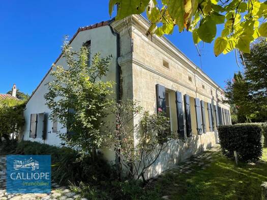 Villa à vendre 880 000 € 14 pièces 8 chambres 385 m² 2 600 m² de terrain Arsac 33460