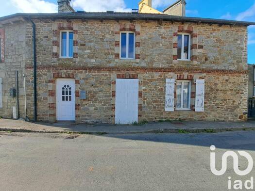 Maison de ville à vendre 255 000 € 8 pièces 4 chambres 168,5 m² 94 m² de terrain Broons 22250