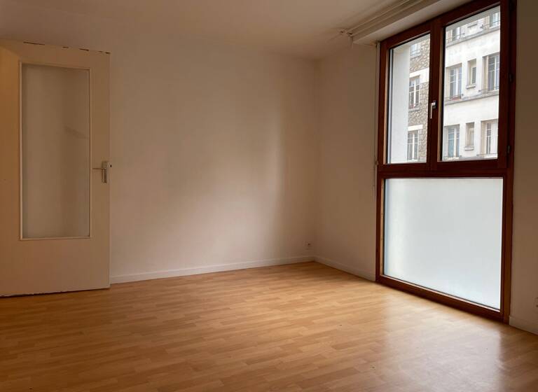 Appartement à louer 673 € 2 pièces 1<br/>chambre 45 m²<br/>superficie Centre Rennes 35000